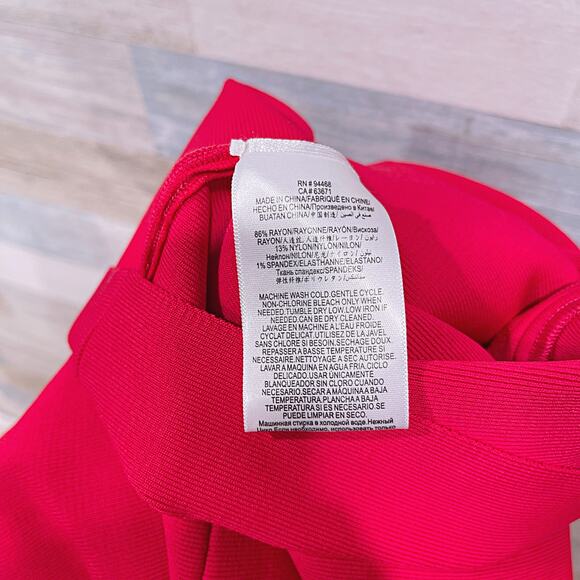 BCBGMaxazria Brielle Bodycon Halter Dress Red Party Cocktail Womens Medium - Picture 8 of 10